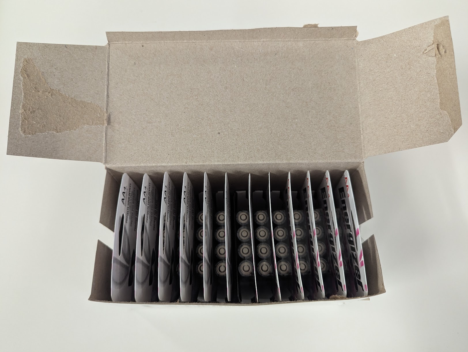 (48 Batteries) Energizer MAX AA Alkaline Batteries - Gallery 23