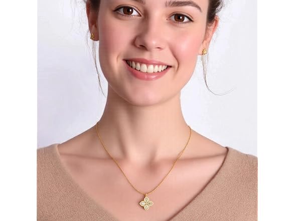 Darenli 18K Gold Plated Four Leaf Clover Necklace