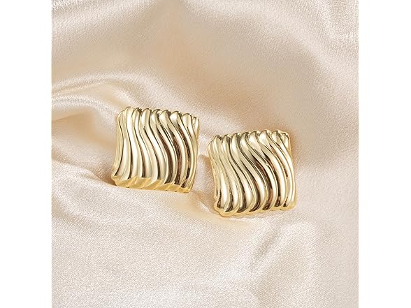 CyxenNova Big Chunky Gold Earring