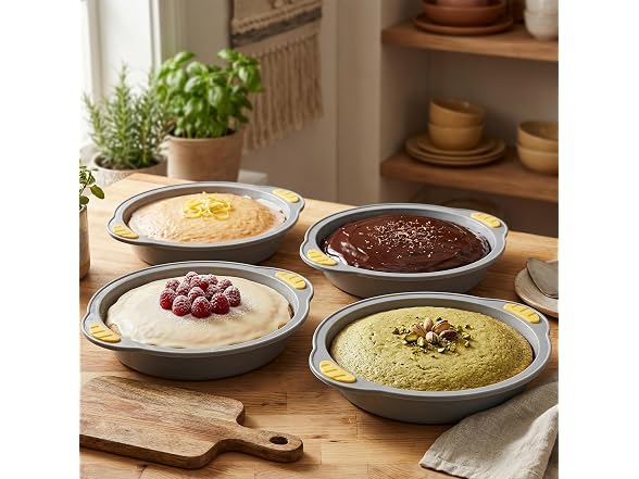 Restaurantware Round Gray Silicone Cake Pan, 11.2 x 10.2 In