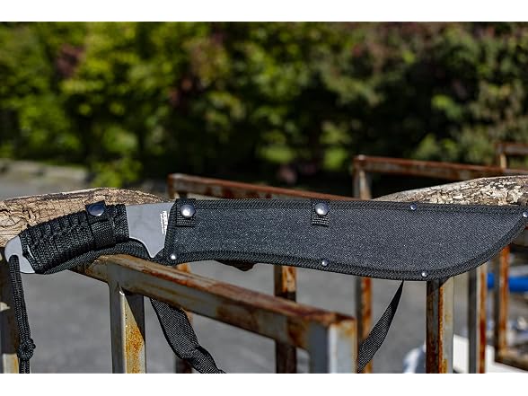 Jungle Master–Machete with Reverse Serrations