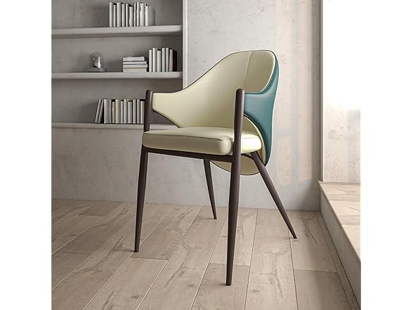 LeisureMod Sante Leather Chair