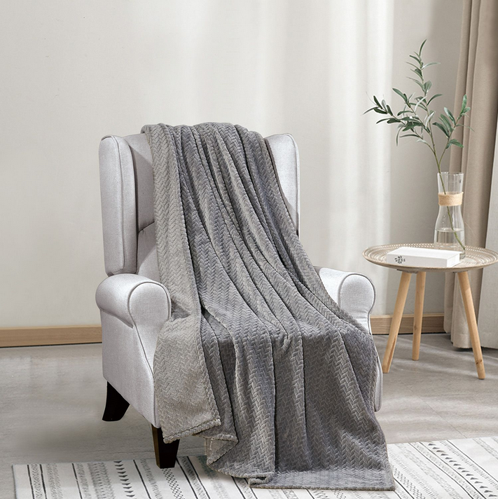 Extra Heavy Chevron Braided Throw - Gallery 8