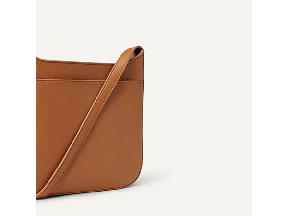 Amazon Essentials Women's Faux Leather Slim Crossbody Bag, Tan