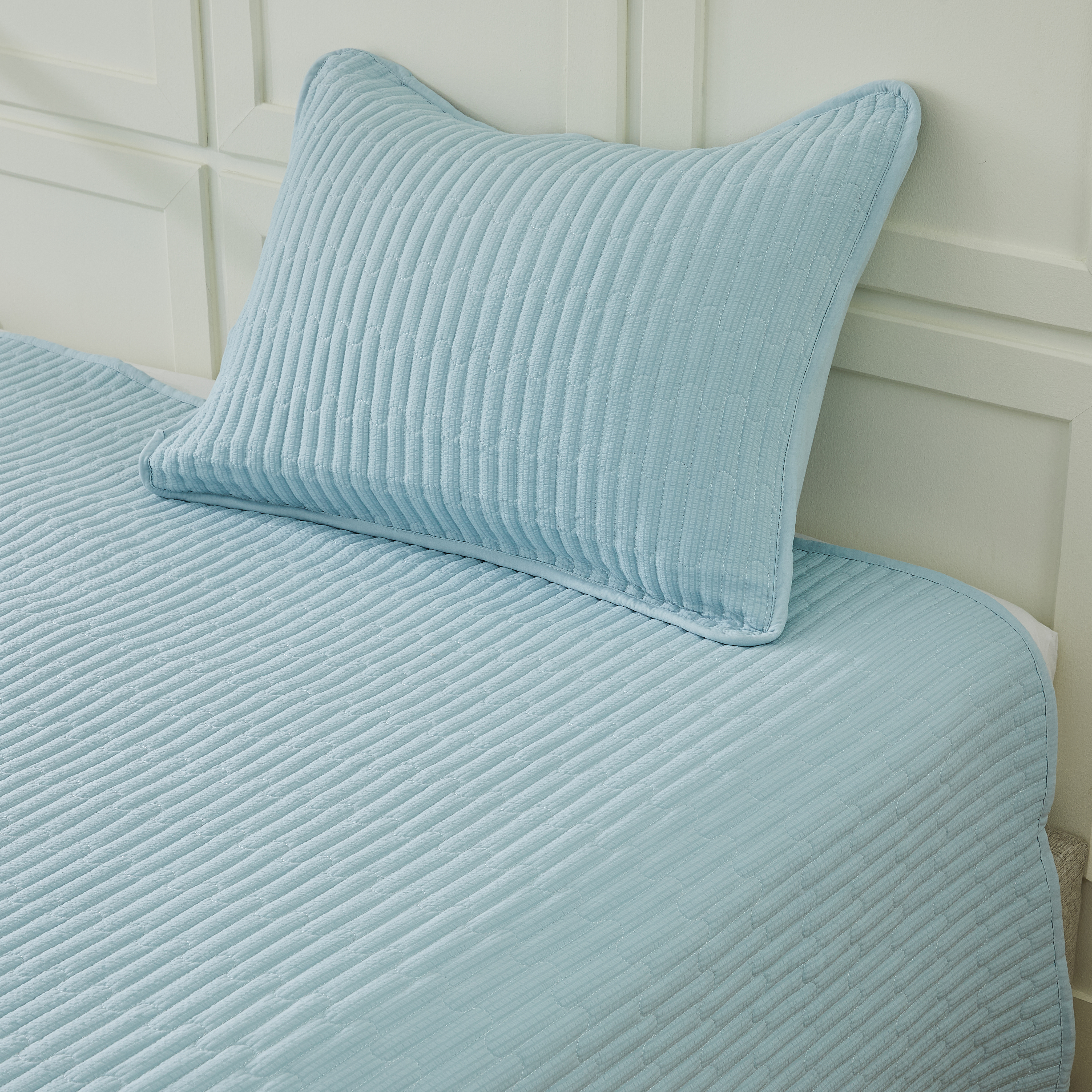 Callie 3 Piece Textured Quilt Set - Gallery 26