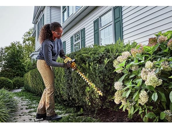 DEWALT DCHT870B 60V FLEXVOLT Hedge Trimmer