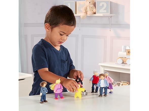 Melissa & Doug 7-Piece Poseable Wooden Doll Family