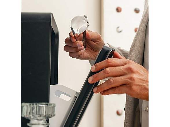 Newair Countertop Whiskey Ice Ball Maker - Gallery 10