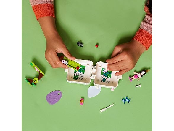 LEGO Friends Emma’s Dalmatian Cube Building
