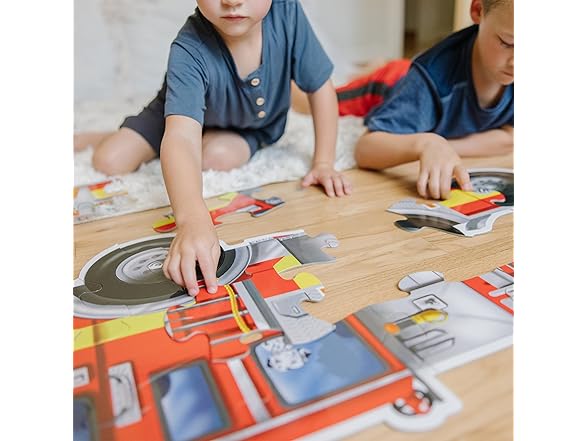 MELISSA & DOUG FLOOR PUZZLE GIANT FIRE TRUCK