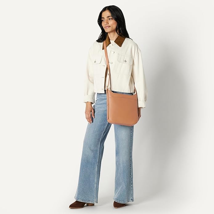 Amazon Essentials Women's Faux Leather Slim Crossbody Bag, Tan - Gallery 6