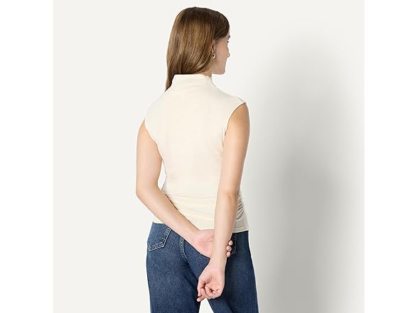 AE Womens SlimFit HighNeck Top