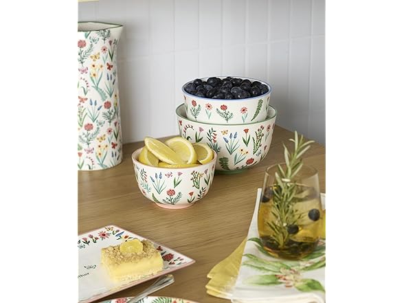 Oneida Serveware, First Blooms Nesting Bowls Set Of 3