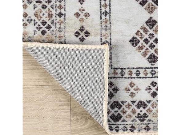 Superior 2'7"x6' Modern Diamond Border Rug