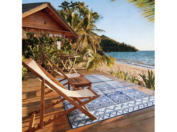 STRICKLANDHOME Outdoor Rug, Navy & White