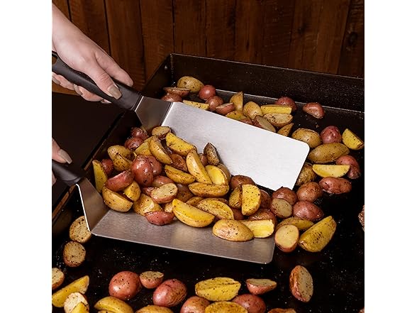 Blackstone 2450AZ 28" Omnivore Griddle Bundle with Soft Cove (Open Box)