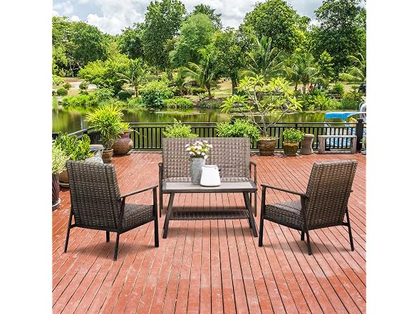 Four Seasons Courtyard Nantucket 4 Piece Patio Furniture Set