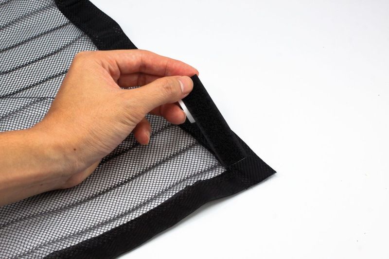 Seamless Outdoors Magnetic Mesh Screen Door 39x79" - Gallery 14