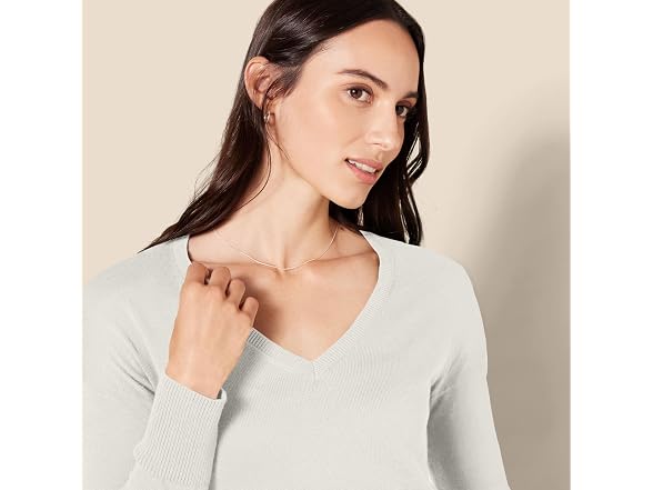 Amazon Essentials Women Lightweight V-neck Sweater