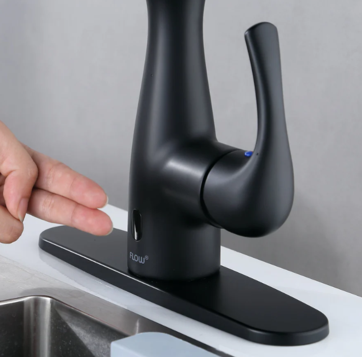 Flow by Bemis Motion Activated Single-Hand Sprayer - Gallery 9