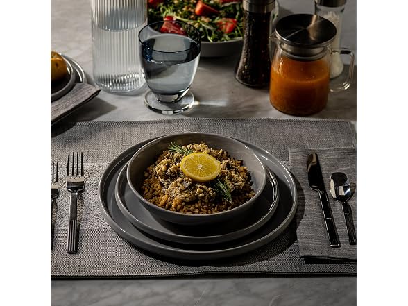 TableCraft Flynn Collection™ 24 Oz.Round Serving Bowl, Dove Glossy