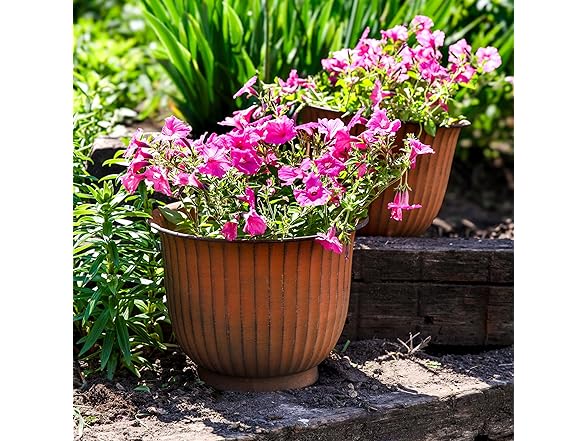 Sunnydaze Carlotta 14.75" Metal Outdoor Plant Pot Set- Set of 2