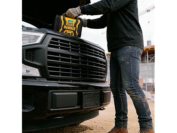 DEWALT DXAEPS14 2000 Peak Amp 12V A Power Station