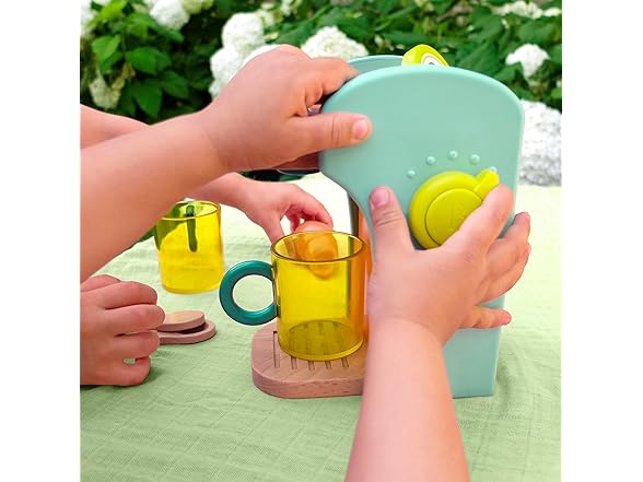 B. toys – Café au Play – Pretend Play