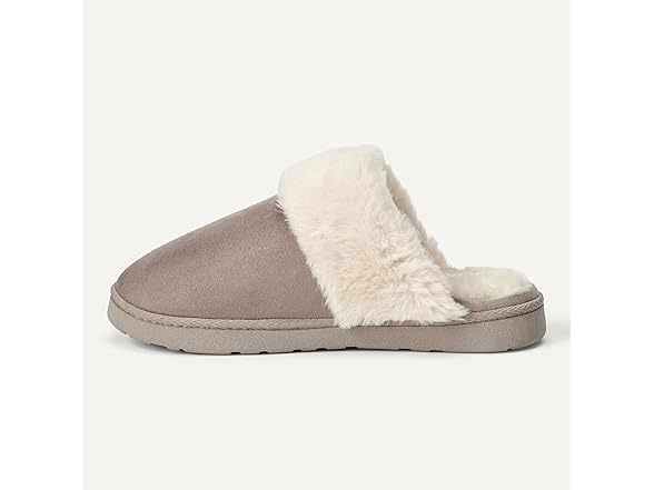 Amazon Essentials Women's Faux Fur Cozy Slippers