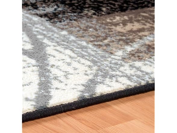 Superior Contemporary Floral Patchwork Indoor Area Rug (Your Choice)