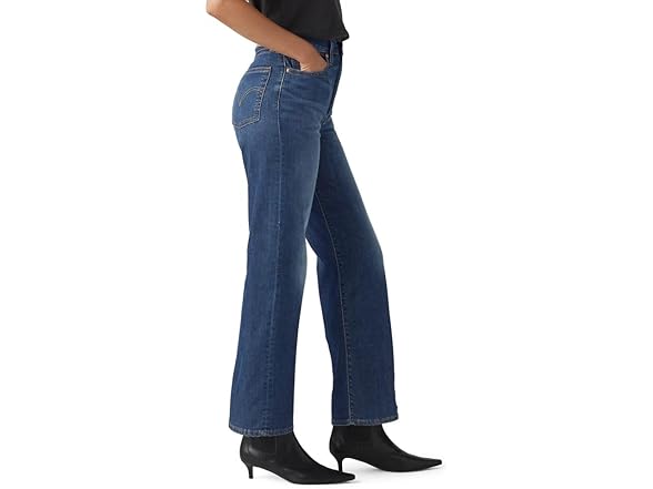 Levis Womens Premium Ribcage Straight