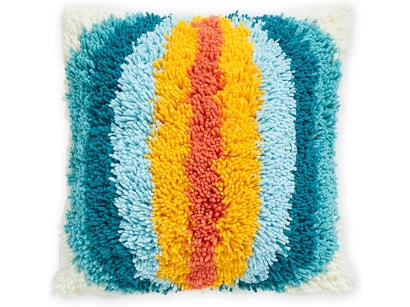 Bernat Latch It Kit – Fleece Pillow Cover, Flip