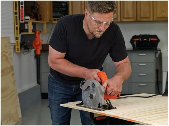 Black and Decker BDEC300C 7-1/4 Circ Saw