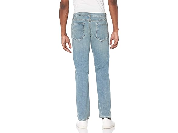 Amazon Essentials Mens Jean Lt Blue (32x32)