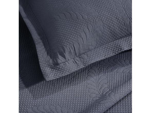 Superior Cotton Bedspread 3 Piece Floral Wreath Matelasse Set