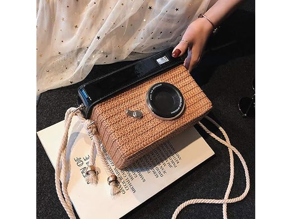 TENDYCOCO Crossbody Bag Camera Shaped Straw Woven Bag Mini Shoulder Bag for Women ( )