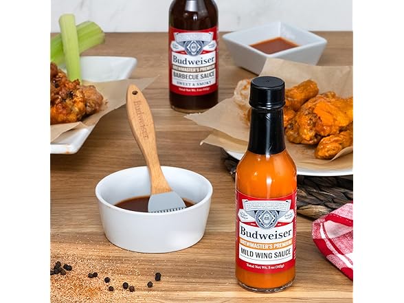 Budweiser Grilling Set: 3 BBQ Sauces w/Basting Brush