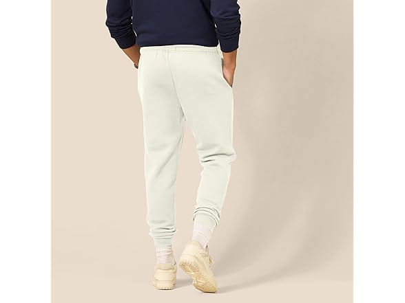 Amazon Essentials Men's Relaxed-Fit Fleece Joggers