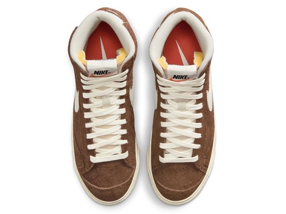 Nike Women's Blazer Mid '77 Sneaker