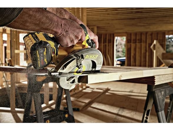 DEWALT DCS578X1 FLEXVOLT Circular Saw Kit 7-1/4in