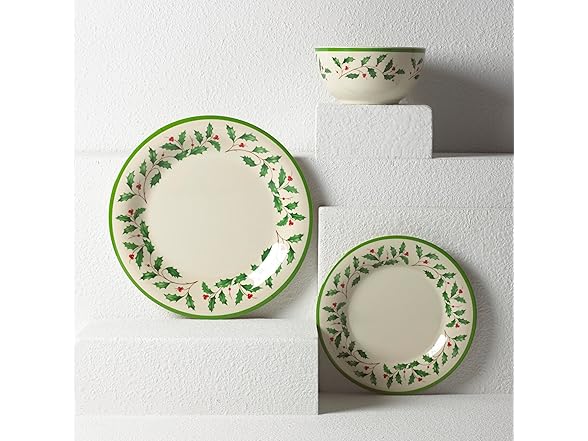 Leno Holiday 4-Piece Melamine Dinner Plate Set