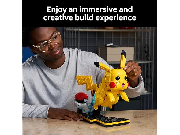 LEGO Pokémon Pikachu and Poké Ball