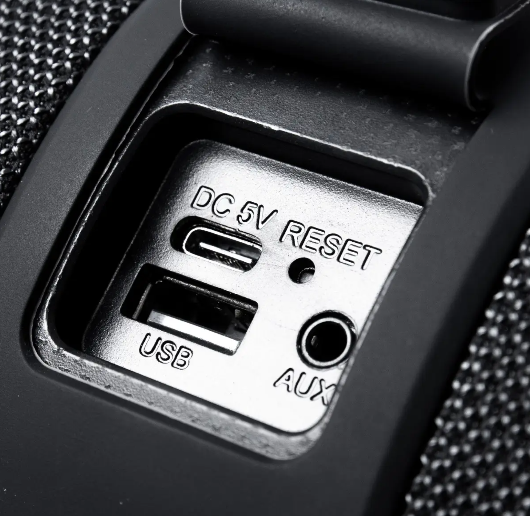 RadioShack 14W Waterproof Bluetooth Speaker - Gallery 11