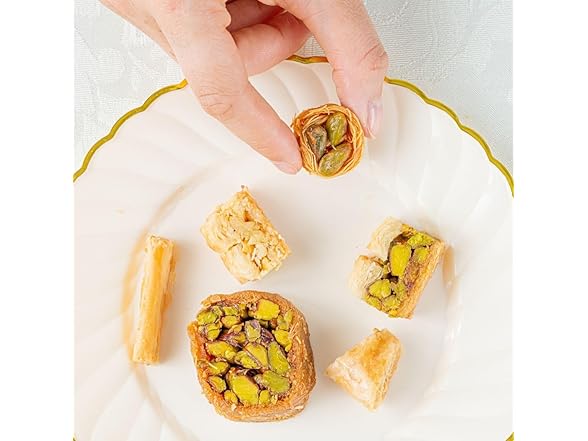 Zaitoune Cashew & Pistachio Baklava Selection Box - 1.1 lb