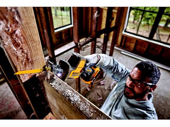 DEWALT DCS369B 20V Max One Handed Recip Saw