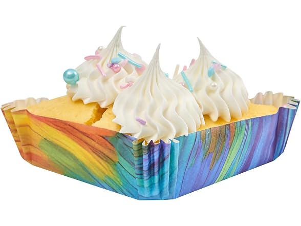 Restaurantware 6.8 oz Paper Triangle Baking Cup, 200 Pack