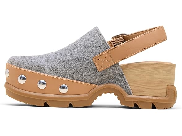 Sorel Women's Roam'n Clogs (11)