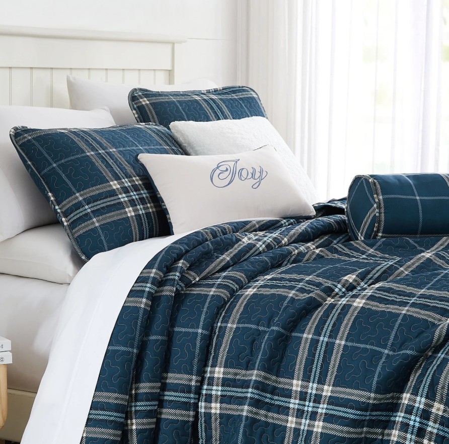 Southshore 6pc Christmas Quilt Set - Gallery 19
