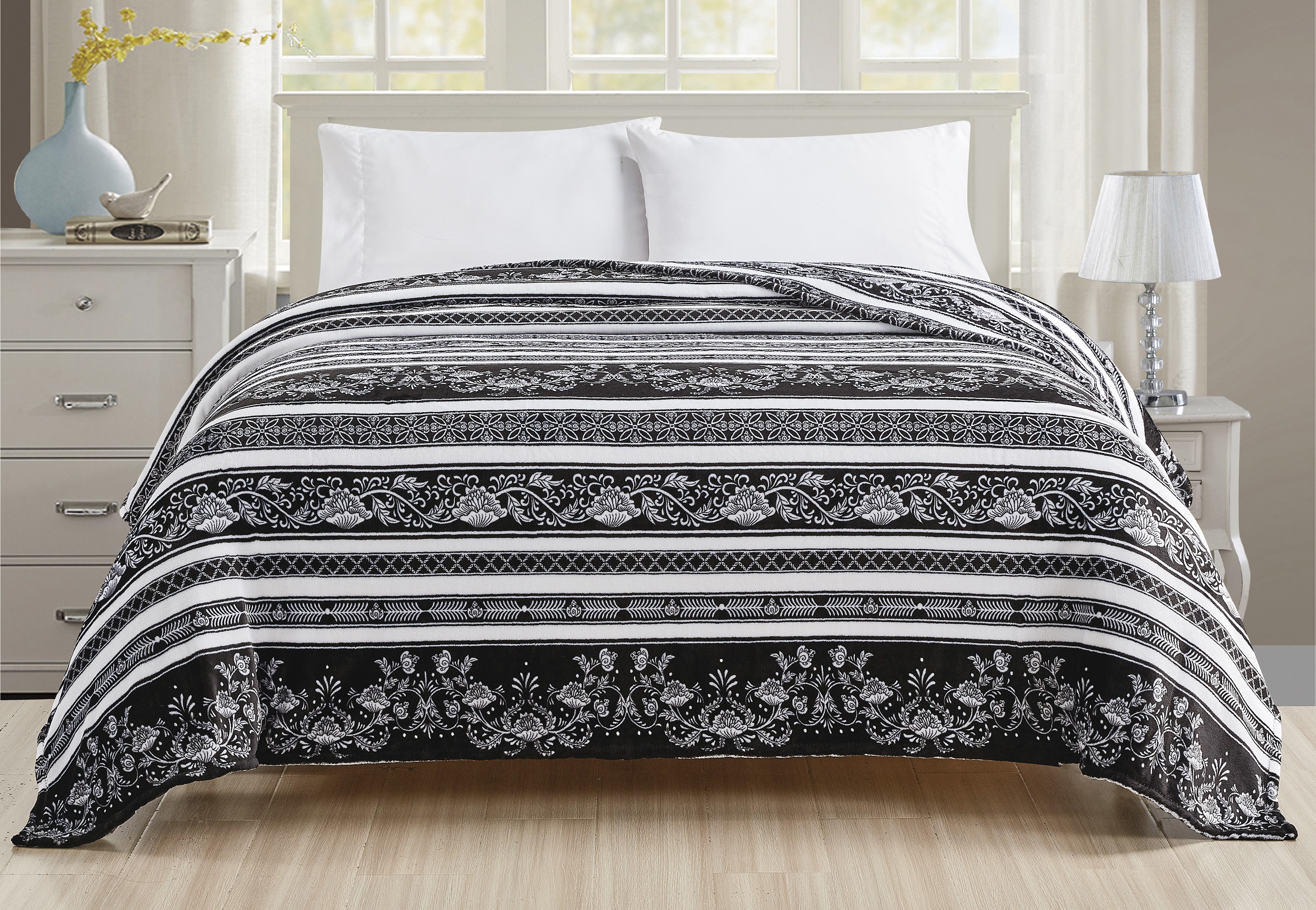 Printed King & Queen Blankets - Gallery 16