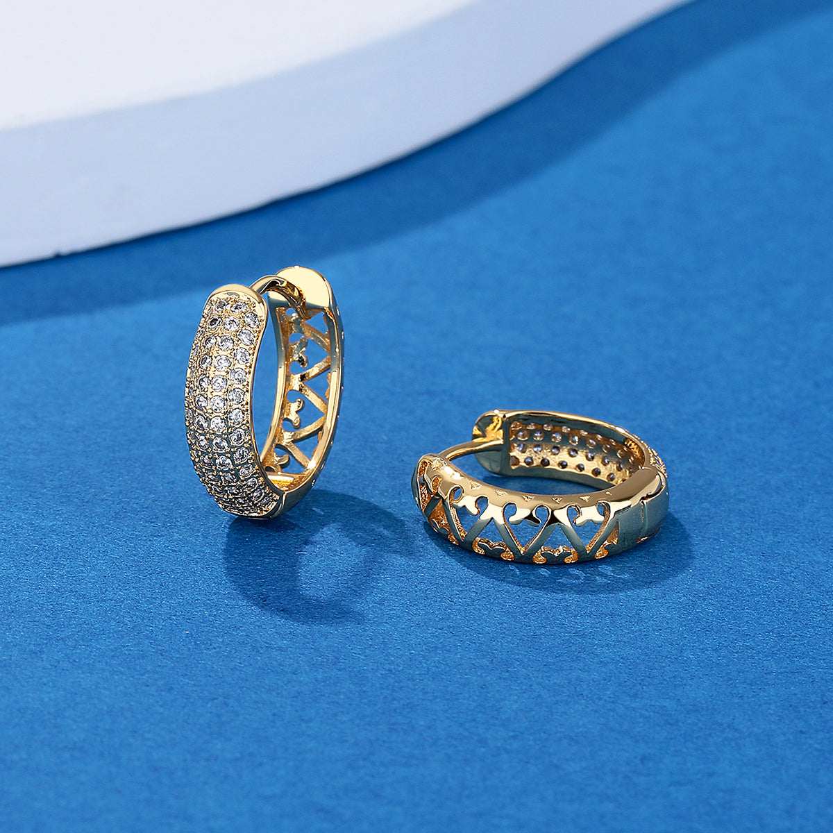 14K Filigree Heart Huggie Earring - Gallery 10
